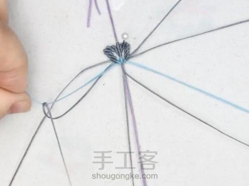 小巧蝴蝶造型的编织方法~新手宝宝可学哦~ 第13步