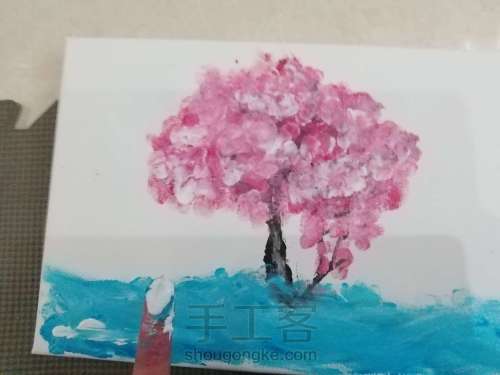 超简单又美丽的儿童手指画，樱花树😘😘 第13步