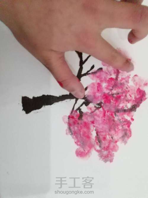 超简单又美丽的儿童手指画，樱花树😘😘 第3步