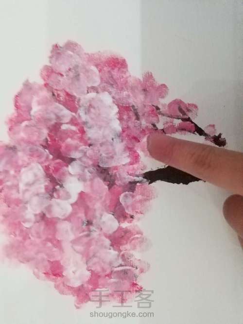 超简单又美丽的儿童手指画，樱花树😘😘 第8步