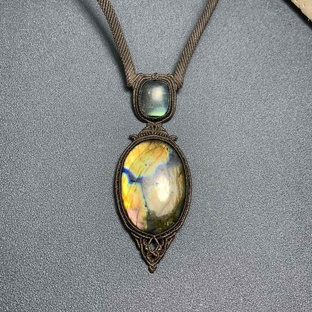 简单的大石头项链