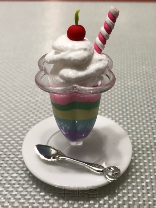 指尖上的美食#彩虹冰淇淋杯 第5步