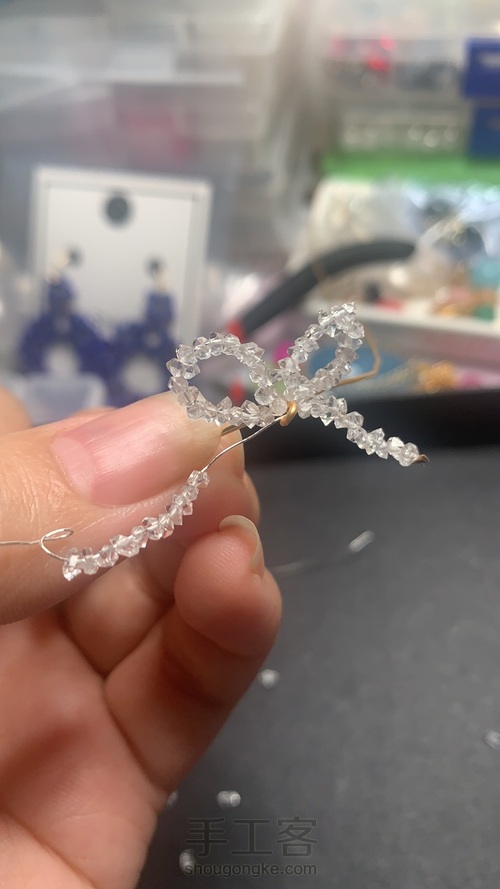 手工绕线蝴蝶结耳环教程 第5步
