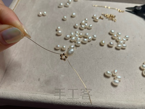 手工绕线珍珠花朵耳环教程 第7步