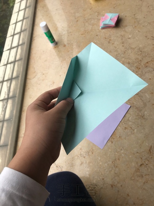 超好玩弹簧玩具礼盒折纸教程 第5步