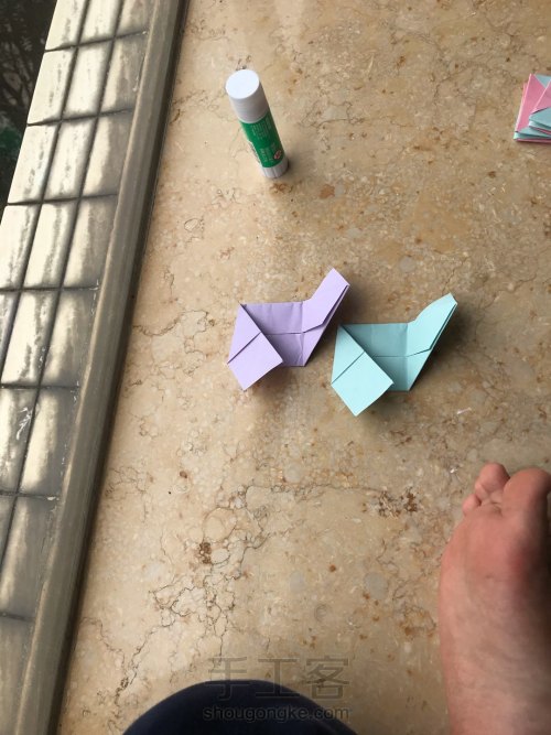 超好玩弹簧玩具礼盒折纸教程 第19步