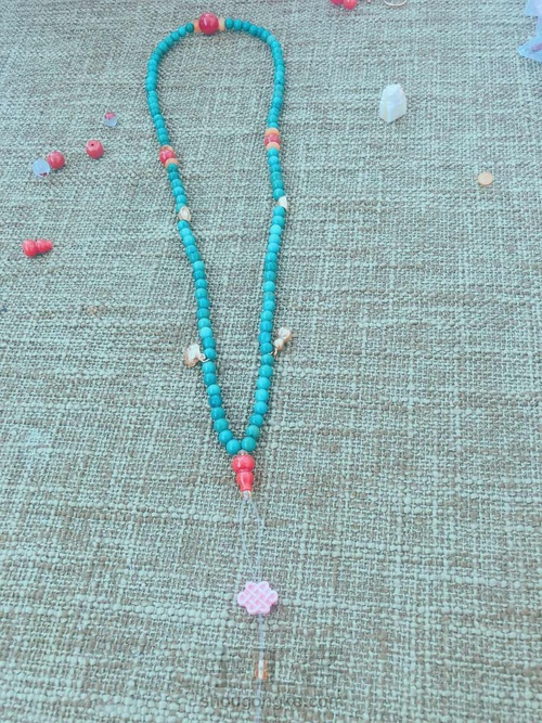 与白衣服巨搭的绿松手串 第7步