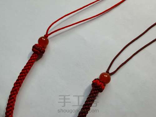 双色玉米结手链 第5步
