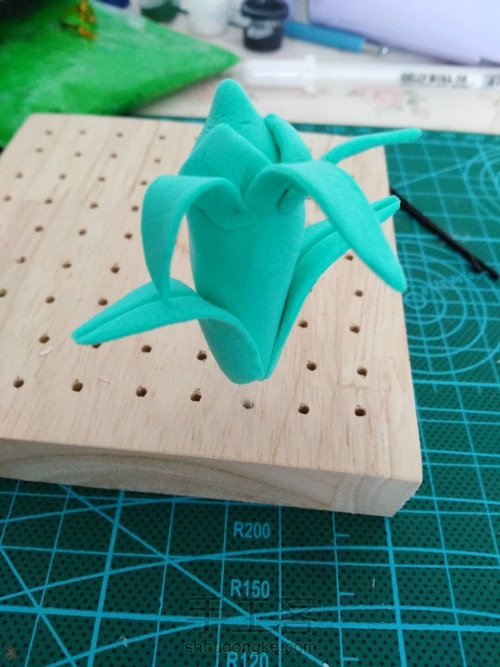 粘土制作龙舌兰 第3步