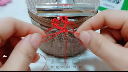 雀头结爱心手绳 第25步