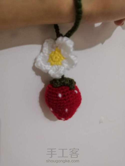 草莓挂饰编织 第1步