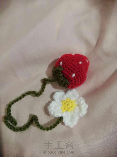 草莓挂饰编织 第2步
