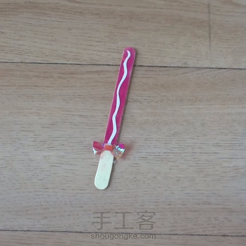 雪糕棍变书签 第3步