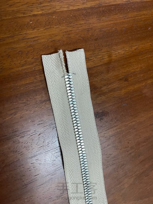 融本牛皮工具袋学生笔袋贝壳形铅笔袋教程 第3步