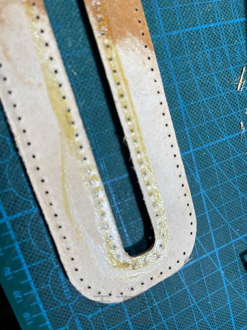 融本牛皮工具袋学生笔袋贝壳形铅笔袋教程 第9步