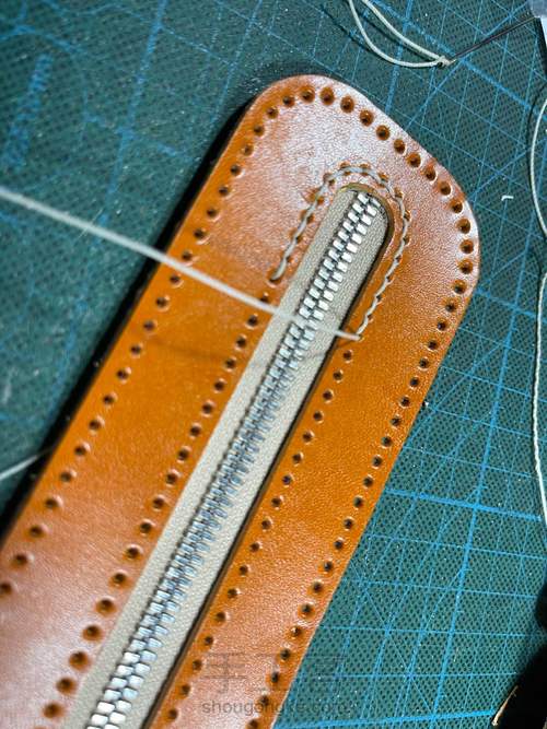 融本牛皮工具袋学生笔袋贝壳形铅笔袋教程 第12步