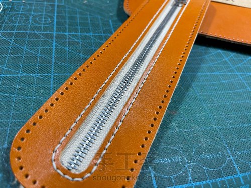 融本牛皮工具袋学生笔袋贝壳形铅笔袋教程 第14步