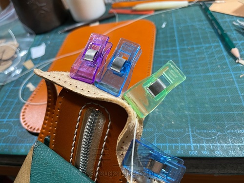 融本牛皮工具袋学生笔袋贝壳形铅笔袋教程 第22步