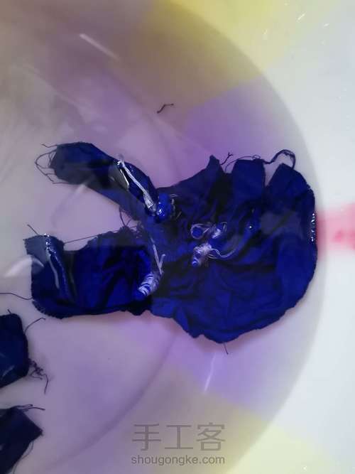 扎染秋日装饰画之《碧荷至秋》 第4步