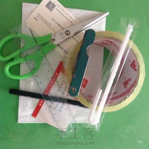 简易手工制作纸飞机模型 第1步