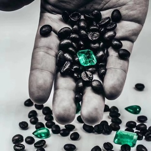 画一颗阿富汗祖母绿