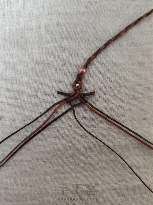 四股辫尾扣 第4步