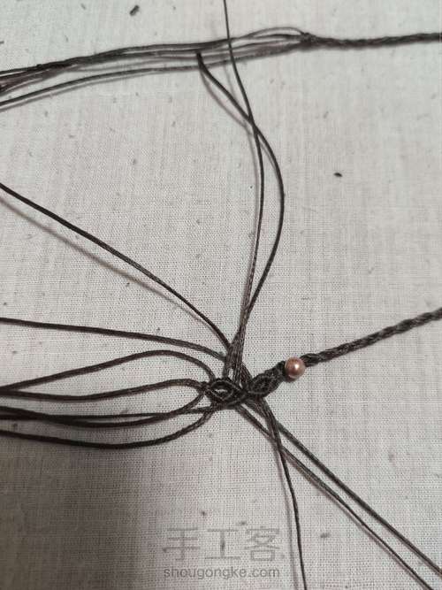 四股辫尾扣 第4步