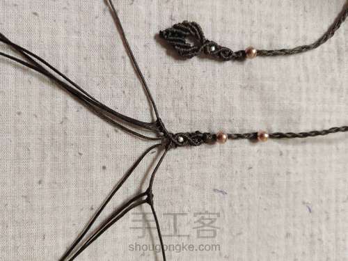 四股辫尾扣 第3步