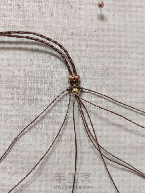 四股辫合并尾扣 第2步