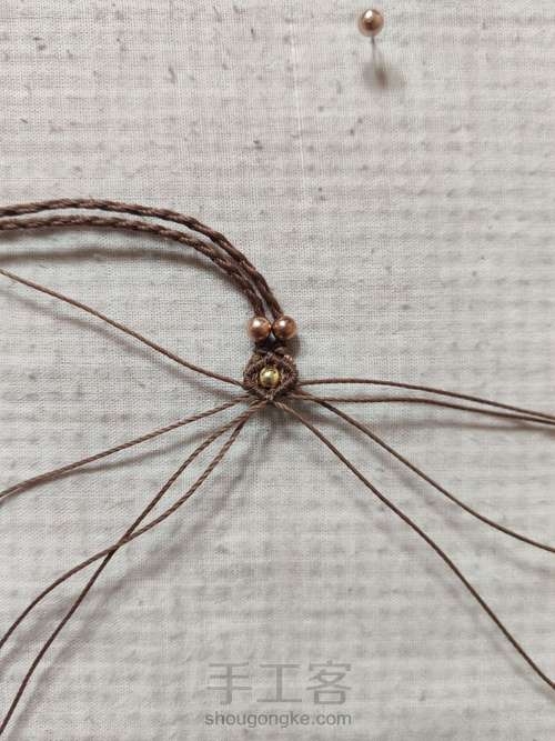 四股辫合并尾扣 第3步