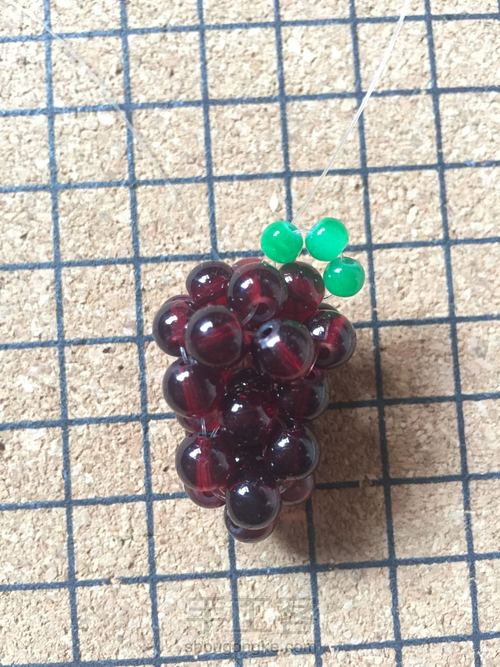 （原创）葡萄叶子串珠教程 第2步