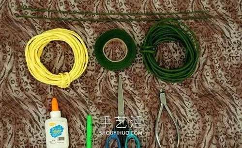 康乃馨花 DIY手工剪纸  教程图解 第1步