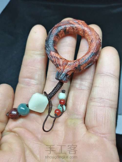 小叶紫檀手机防脱扣指环 第11步