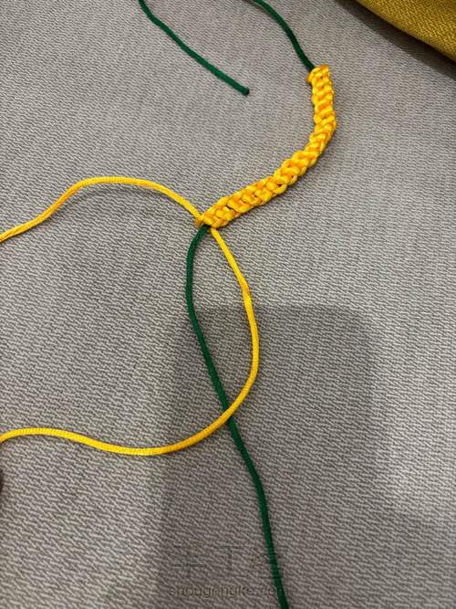 好看又简单的绳结教程 第1步