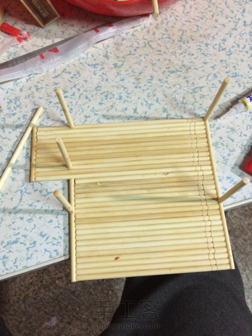 一次性筷子盖房子 第2步