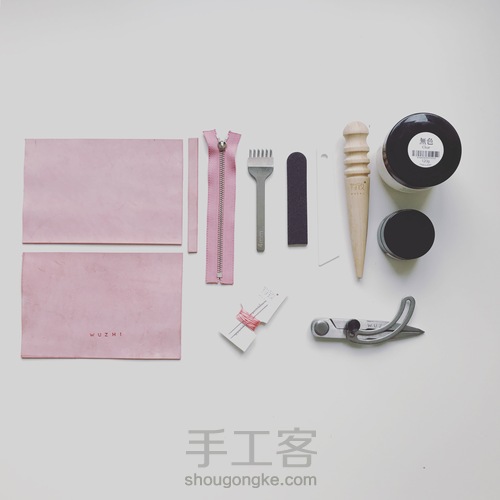 物致WUZHI手工皮具教程 | 做一只有魔法的拉链手包 第1步
