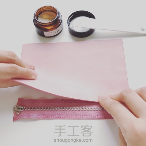 物致WUZHI手工皮具教程 | 做一只有魔法的拉链手包 第9步
