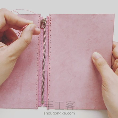 物致WUZHI手工皮具教程 | 做一只有魔法的拉链手包 第17步