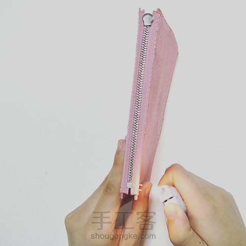 物致WUZHI手工皮具教程 | 做一只有魔法的拉链手包 第19步