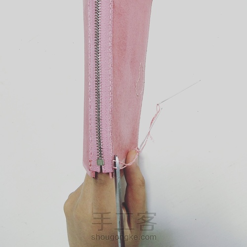 物致WUZHI手工皮具教程 | 做一只有魔法的拉链手包 第18步