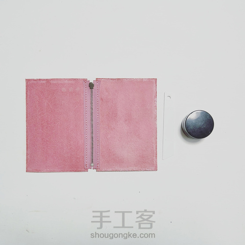 物致WUZHI手工皮具教程 | 做一只有魔法的拉链手包 第22步