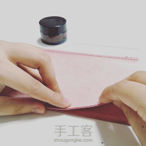 物致WUZHI手工皮具教程 | 做一只有魔法的拉链手包 第23步