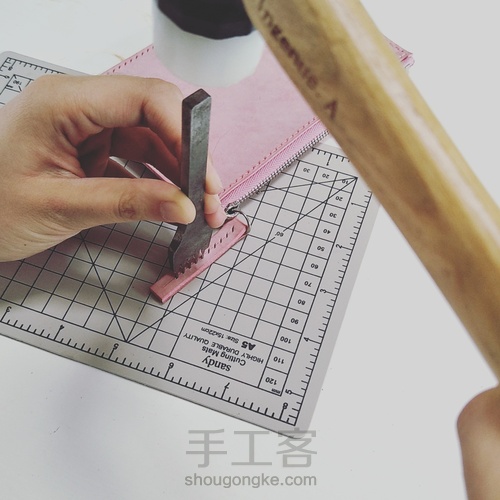 物致WUZHI手工皮具教程 | 做一只有魔法的拉链手包 第39步