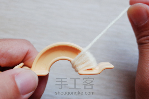 毛线蓬蓬球之小黄鸭 第1步