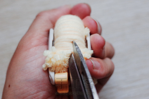 毛线蓬蓬球之小黄鸭 第6步