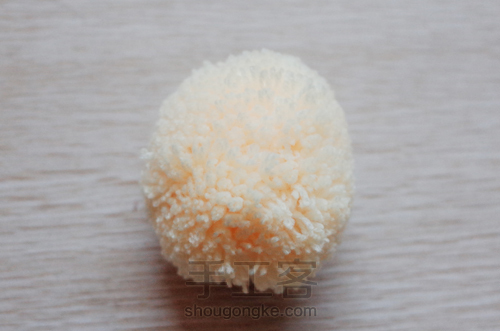 毛线蓬蓬球之小黄鸭 第8步