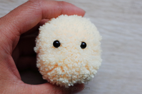 毛线蓬蓬球之小黄鸭 第9步
