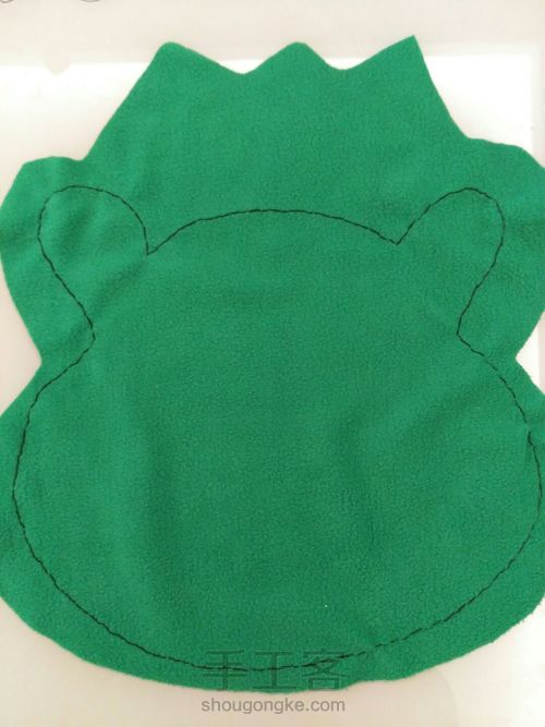 青蛙抱枕给宝宝的动物朋友里加一只可爱的小青蛙 第5步