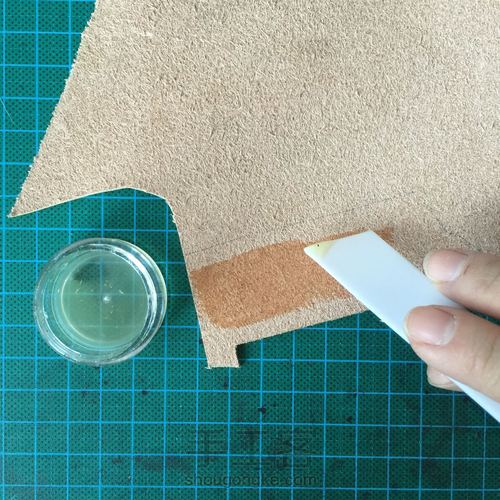 [原创]极简植鞣革耳环 第3步