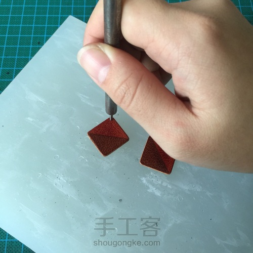 [原创]极简植鞣革耳环 第11步